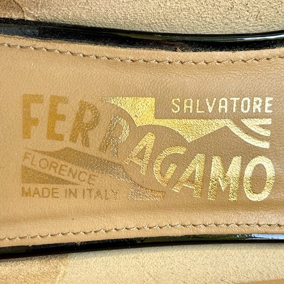 Salvatore Ferragamo Black Patent Leather Bow Pumps Women USA SZ 8 + Dust-bag - Picture 11 of 16